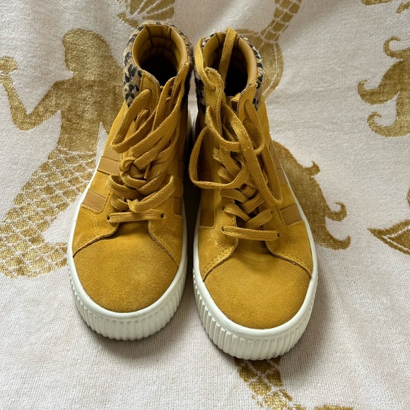 Women’s GOLA - Savannah High Top Sneaker - Mustard w/ Leopard - Size 6 (euro 37) - Picture 4 of 6